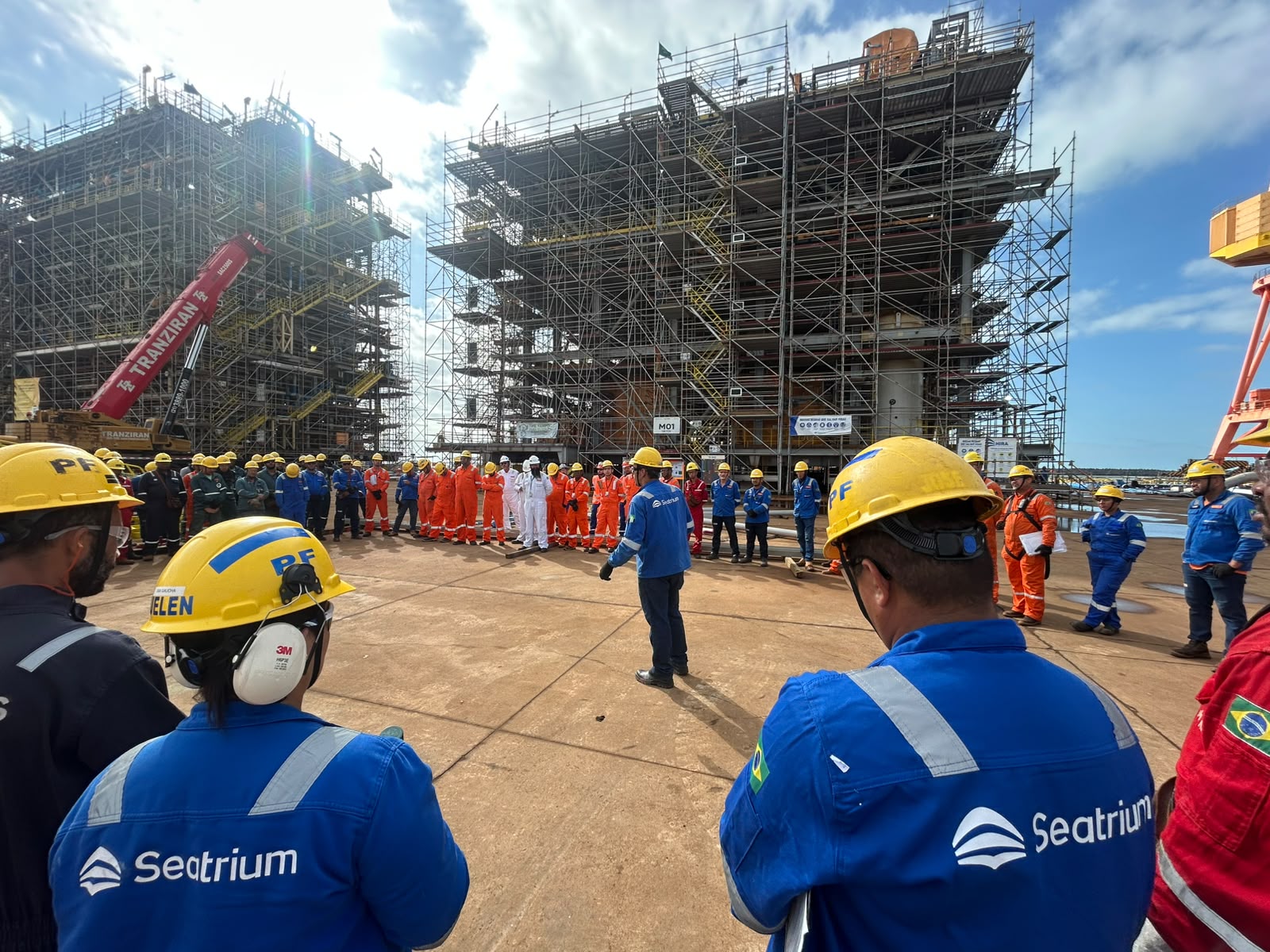 Diálogo de segurança com equipes na operação da Seatrium